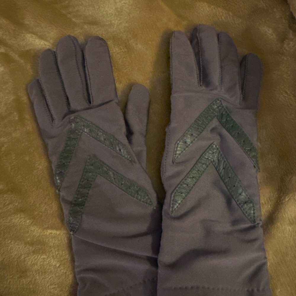 Vintage Dark Gray Isotoner Leather Gloves with